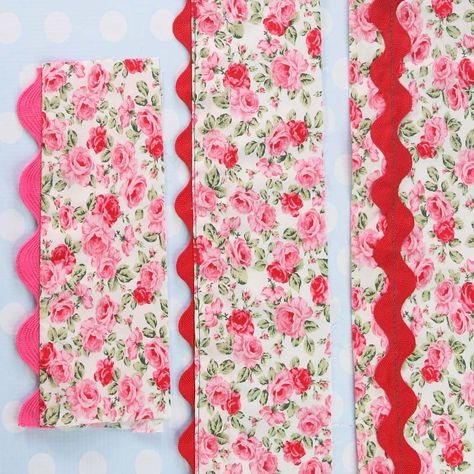 Rick Rack Crafts, Sewing Aprons, Quilt Binding, Sewing Pillows, Heirloom Sewing, Sewing Ribbon, Rick Rack, Ric Rac, Sewing Projects For Beginners