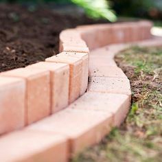 Brick Garden Edging, Brick Edging, Brick Walkway, Brick Garden, Garden Border, Easy Landscaping, Lawn Edging, Landscape Edging, Home Landscaping