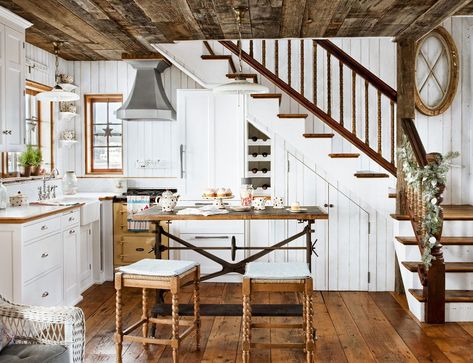 Rustic Cottage Interiors, Rustic Cottage Kitchens, Coastal Cottage Kitchen, Cottage House Interior, Cozy Cottage Kitchen, Style Roots, Cottage Style Interiors, Country Cottage Kitchen, Rustic Home Interiors