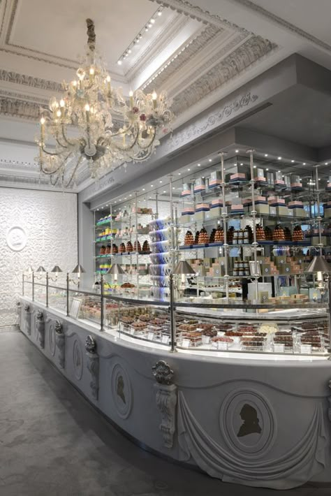 Inside the new LES MARQUIS DE LADURÉE PARIS... Ladurée’s new chocolate-centric boutique