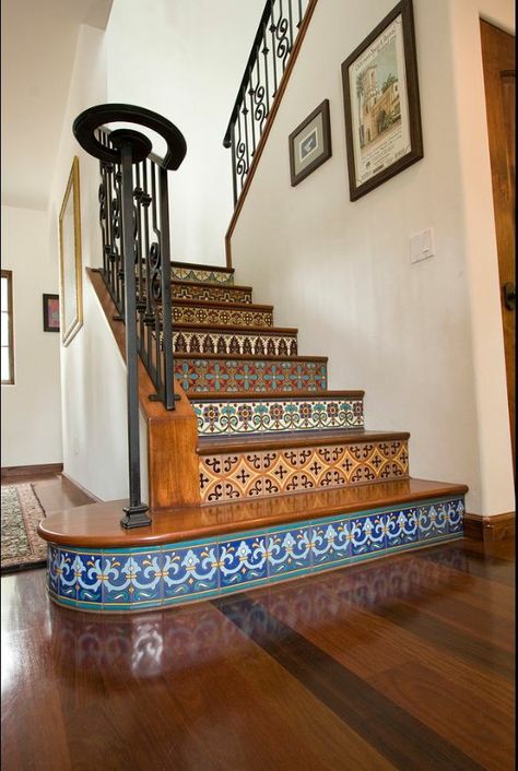 Mexican Tile Stairs, Mediterranean Staircase, Tiled Staircase, Painted Staircases, Hacienda Style Homes, Mexico House, Escalier Design, Tile Stairs, Stair Case