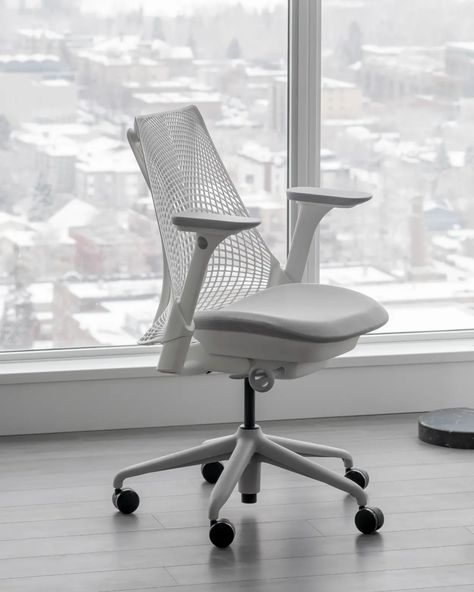 The Sayl Chair has a beautiful design that makes it stand out from the market, but will the quality hold up over time? Sayl Chair, Modern Home Office, Looking Good, Beautiful Design, Modern House, Home Office, Quick Saves, Design