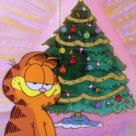 Funny Christmas Aesthetic, Christmas Wallpapers Cartoon, Garfield Christmas Pfp, Cartoon Christmas Aesthetic, Garfield Christmas Wallpaper, Winter Cartoon Aesthetic, Christmas Cartoon Aesthetic, Christmas Icon Aesthetic, Christmas Aesthetic Icon