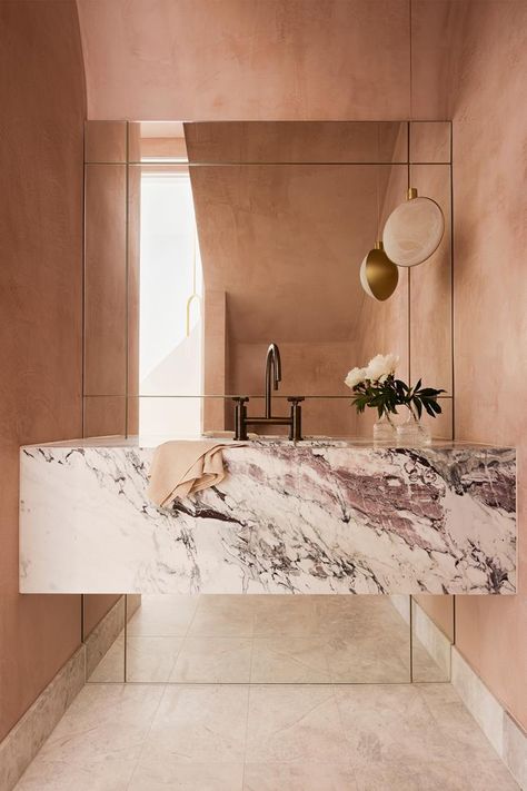 Smac Studio has designed a semi-detached house in Sydney’s eastern suburbs for a family of five, who wanted elegance, practicality and just a touch of blush. Quirky Apartment, Peaceful Living, Powder Room Design, Spanish Style Home, Kitchen Trends, Marble Bathroom, Australian Homes, Interior Trend, Interior Design Trends