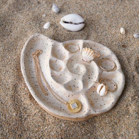 the nautilus dish ✨ coming soon | Instagram Clay Jewellery Holder, The Nautilus, Diy Pottery Painting, Diy Air Dry Clay, Air Dry Clay Projects, Clay Diy Projects, Pottery Crafts, Diy Pottery, Clay Art Projects