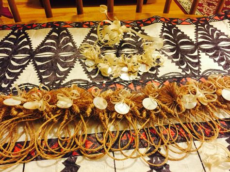 Tokelau feletoa, teunga tauolunga, handmade for my niece Bella. Teunga Tauolunga, Tongan Wedding, Tongan Culture, Polynesian Dance, Tapa Cloth, Island Style Clothing, Polynesian Designs, Polynesian Culture, Pacific Islands