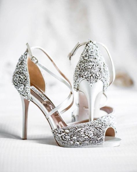 Silver Wedding Shoes For Stylish Brides ★ silver wedding shoes with heels stones badgley mishka Silver Bridesmaid Shoes, Silver Dress Shoes, Non Traditional Wedding Ring, Silver Wedding Shoes, Heels Silver, Weddings By Color, Bridal Heels, Crystal Shoes, Bridesmaid Shoes