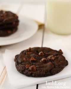 Double chocolate cookies for two Spicy Desserts, Cookies For Two, Double Chocolate Chip Cookie Recipe, Single Serve Desserts, Like Mother Like Daughter, Double Chocolate Chip Cookies, Double Chocolate Cookies, Buy Cookies, Single Serving