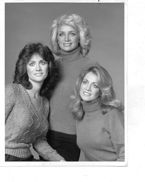 Mandrell Sisters Mandrell Sisters, Terri Clark, Barbara Mandrell, Lorrie Morgan, Country Female Singers, Country Western Singers, Best Country Music, Southern Girls, Hollywood Waves