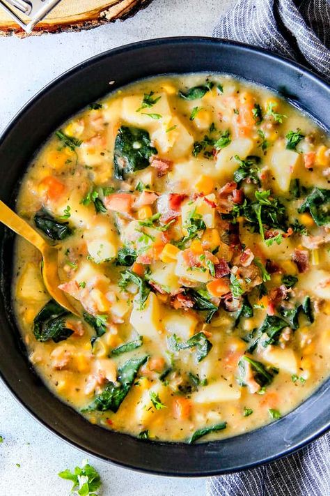 This One Pot Loaded Zuppa Toscana (Tuscan Soup) is the ultimate hearty, creamy, comfort food!  It truly tastes better than Olive Garden's version! Zuppa Toscana Soup Olive Garden, Zuppa Soup, Olive Garden Zuppa Toscana, Toscana Recipe, Zuppa Toscana Soup, Tuscan Soup, Texas Chili, Toscana Soup, Carlsbad Cravings