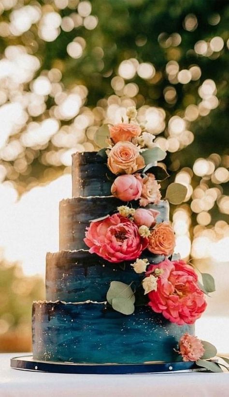 Moody Wedding Cakes, Wedding Cake Dark Blue, Jewel Tone Wedding Cake, Jewel Tone Wedding Cakes, Unconventional Wedding Cake, Glamour Cake, Dark Moody Wedding, Turquoise Cake, Gothic Wedding Cake