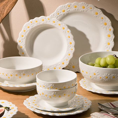 Best Sellers - ApolloBox Cottage Core Dishes, Plates And Bowls Set Aesthetic, Cottagecore Plates And Bowls, Cute Kitchenware, Daisy Kitchen, Cute Plates, Daisy Aesthetic, Ceramics Tableware, Crockery Design