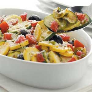 Greek-style squash - yellow squash, zucchini, tomato, olives, onions, olive oil, lemon juice, oregano, garlic salt, Parmesan cheese Squash Recipe, Greek Style, Squash Recipes, Zucchini Recipes, Veggie Sides, Veggie Dishes, Taste Of Home, Greek Recipes, Vegetable Side Dishes