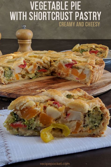 This mixed vegetable pie with shortcrust pastry, has a lovely creamy and cheesy filling, and is packed with vegetables. With a simple lattice pie crust this veggie pie looks great on the dinner table. A savoury vegetable pie that can be served at Christmas, Thanksgiving and other occasions. #recipepocket #pierecipes Vegetable Pies And Tarts, Vegetable Pastry, Veggie Pie Recipe, Vegetable Pies, Vegetarian Pie Recipes, Vegetable Pie Recipes, Veg Pie, Veggie Pie, Vegetable Bake Recipes