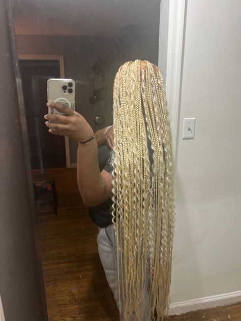 Insta: ajaannay twitter: ajaannay tiktok: pynkpryncesss youtube: aja annay . 613 Twist, 613 Boho Knotless Braids, Blonde Distressed Locs, Small Blonde Knotless Braids, Blonde Island Twist, Dyed Braids, Blonde Boho Knotless Braids, Bad Hair Extensions, December Style