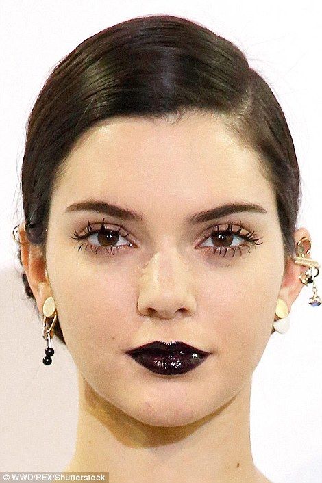 Masters at work: Behind-the-scenes photos show stylists working on Kendall's flawless side... Gothic Gowns, Kendall Jenner Makeup, Dior Runway, Jenner Makeup, Bold Makeup Looks, Gothic Hairstyles, Brown Eyeliner, Runway Makeup, Slicked Back Hair