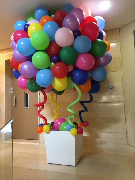 Baloni Dekoracija, Baloon Decoration Idea, Hot Air Balloon Party, Hot Air Balloon Decorations, Balloons Decoration, Graduation Party Themes, Simple Birthday Decorations, Painting Birthday, Candyland Party