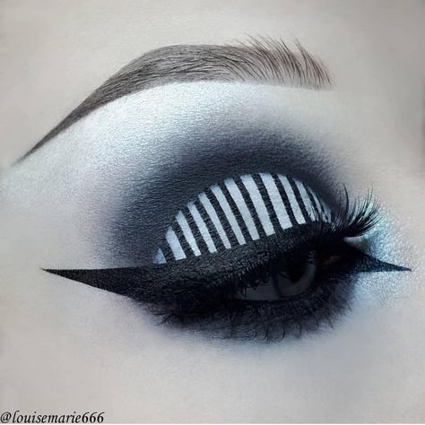 Beetle juice inspired eye makeup by @louisemarie666 #eyes #beetlejuice #makeup #eyeliner #eyebrows #lashes #eyeshadow #altclothing… Beetlejuice Makeup, Eyeliner Eyebrows, Alt Makeup, Beetle Juice, Basket Case, Black And White Stripes, Kat Von, Kat Von D, Dark Beauty