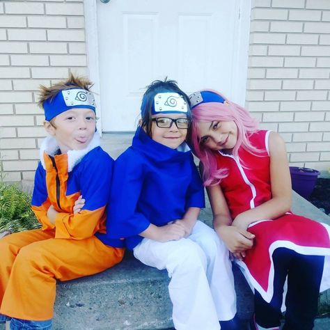 Naruto costume sauske costume sakura costume Naruto Halloween Costumes, Sakura Costume, Naruto Costume, Sibling Halloween Costumes, Kid Naruto, Naruto Costumes, Friend Costumes, Naruto Family, Handmade Costumes