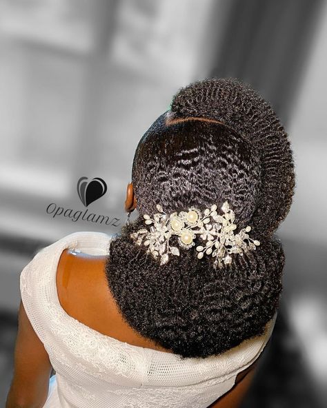 Bridal Hairstyles With Natural Hair, Brides With Natural Hair, Natural Updo Hairstyles For Black Women Wedding, Bride Natural Hairstyles, Natural Hair Styles For Brides, Afro Bridal Hairstyles, Goddess Knotless Braids With Color, Natural Wedding Hairstyles Black Bride, Natural Hair Styles For Wedding