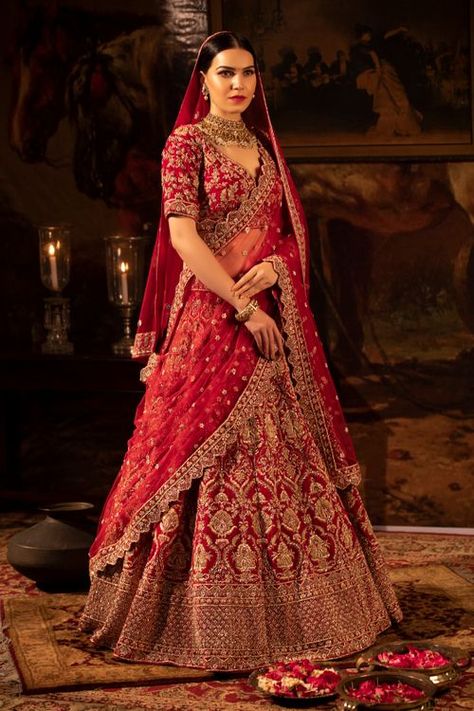 Vermillion kora dabla bridal lehenga by Frontier Bazarr Gujarati Bridal Lehenga, Lehenga With Price, Dupatta Styling, Lehenga Shopping, Lehenga Sari, Bridal Pose, Worli Painting, Sari Lehenga, Engagement Lehenga