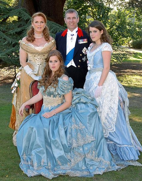 Castle Party, Princesa Real, English Royal Family, English Royalty, Royal Family England, Elisabeth Ii, Sarah Ferguson, Princess Beatrice, Duchess Of York