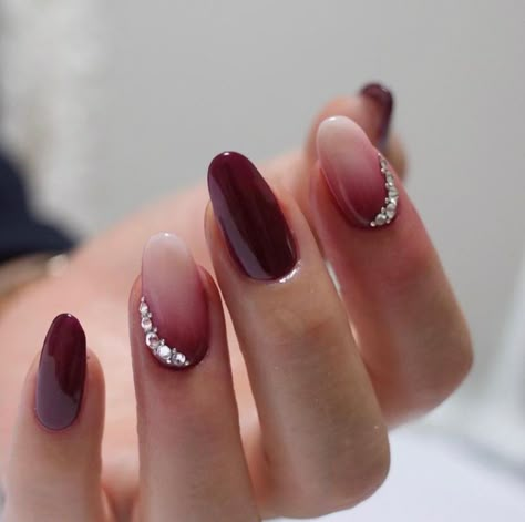 Maroon Nail Designs, Nail 2022, Nail Winter, Nail Extensions Acrylic, Elegant Touch Nails, Japanese Nail Design, Bridal Nails Designs, Girls Nail Designs, Wedding Nail Art Design