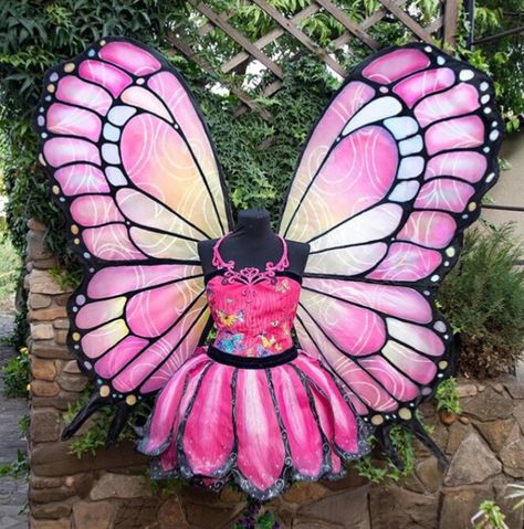 Barbie Mariposa Costume, Barbie Fairytopia Cosplay, Barbie Fairytopia Costume, Mariposa Costume, Barbie Mariposa Aesthetic, Barbie Wings, Barbie Cosplay, Winx Cosplay, Diy Fairy Wings