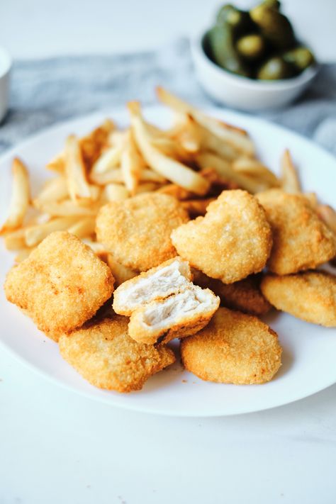 Cook Frozen Chicken, Frozen Chicken Nuggets, Cooking Frozen Chicken, Chicken Nugget Recipes, Air Fryer Oven Recipes, Cooking Homemade, Salty Foods, Air Fryer Dinner Recipes, Air Fryer Recipes Easy