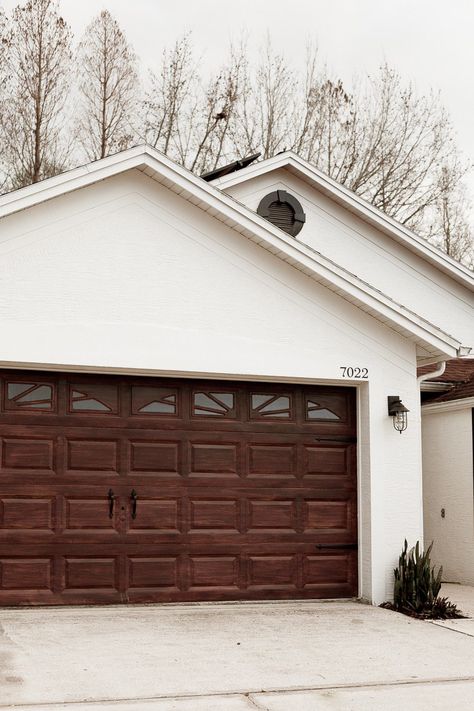 Faux Wood Garage Door, Diy Garage Door Makeover, Garage Door Colors, Metal Garage Doors, Garage Door Paint, Diy Closet Doors, Garage Door Hardware, Garage Door Types, Garage Door Styles