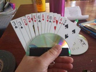 Playing Card Crafts, Card Holder Diy, Play Card, Playing Card Holder, Old Cd, Old Cds, Cd Crafts, Card Crafts, Making Life Easier