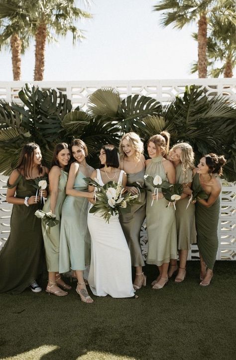 Beach Wedding Bridesmaid Dresses, Beach Wedding Bridesmaids, Sage Green Bridesmaid Dress, Green Themed Wedding, Bridesmaid Colors, Sage Wedding, Sage Green Wedding, Wedding Theme Colors, Green Bridesmaid Dresses