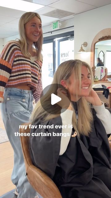 Kenzie Day | Utah hairstylist on Instagram: "blowout curls + curtain bangs >> 😍😍 #curltutorial #curtainbangtutorial #blowoutcurls" Curtain Bangs With Curled Hair, Curling Curtain Bangs, Curls Curtain Bangs, How To Curl Curtain Bangs, Curl Curtain Bangs, Curtain Bangs Blowout, Curling Bangs, Utah Curls, Blowout Curls