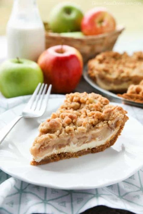 Apple Streusel Cheesecake Pie - Dessert Now, Dinner Later! Dutch Apple Pie Recipe, Raisin Pie, Homemade Graham Cracker Crust, Homemade Apple Pie Filling, Apple Streusel, Dutch Apple Pie, Low Glycemic Foods, Dutch Apple, Cheesecake Pie