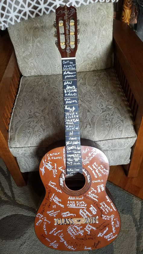 Music themed graduation party! Had everyone sign a guitar as a keep sake! Guitar Themed Birthday Party Decorations, Music Party Aesthetic, Guitar Party Decorations Ideas, Music Theme Table Decor, Guitar Graduation Party Ideas, Guitar Themed Party, Guitar Party Ideas, Music Themed Graduation Party, Music Graduation Party Ideas