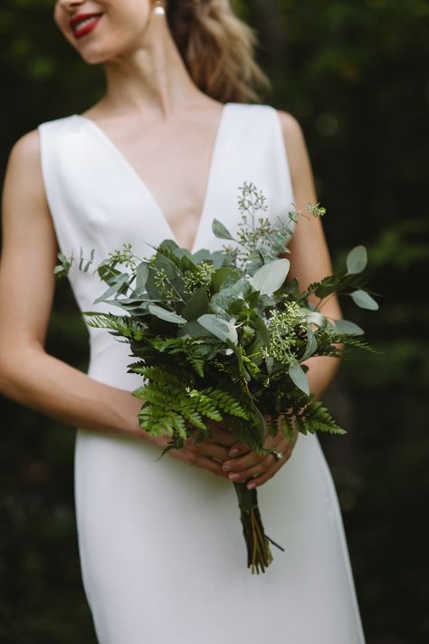 Simple Bridesmaid Bouquets, Rose Bridesmaid Bouquet, Bouquet Greenery, Wedding Bridesmaid Bouquets, Eucalyptus Wedding Bouquet, Small Wedding Bouquets, Fern Wedding, Simple Wedding Bouquets, Greenery Wedding Bouquet