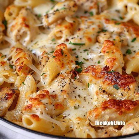 Chicken Elbow Pasta Recipes, Pasta Garlic Parmesan, Elbow Pasta Recipes, Creamy Italian Chicken Pasta, Ineskohl Kitchen, Creamy Cheesy Chicken, Pasta Garlic, Chicken Italian, Italian Chicken Pasta