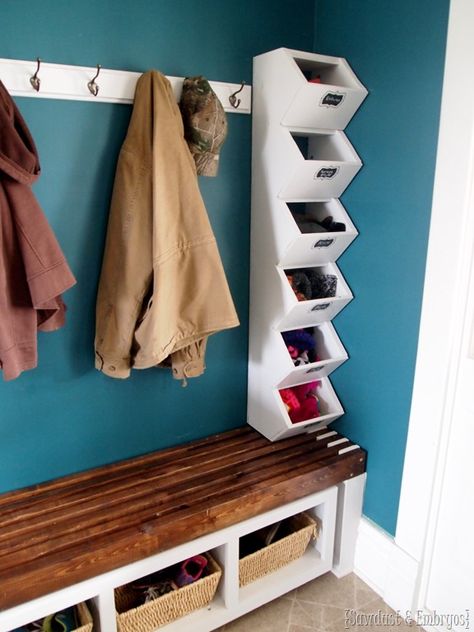 DIY Custom Cubbies for the mudroom area... perfect for hats, mittens, etc! {Sawdust and Embryos} Cubbies Storage, Custom Mudroom, Mudroom Cubbies, Cubbies Mudroom, Vstupná Hala, Mudroom Storage, Entry Closet, Mudroom Entryway, Hemma Diy