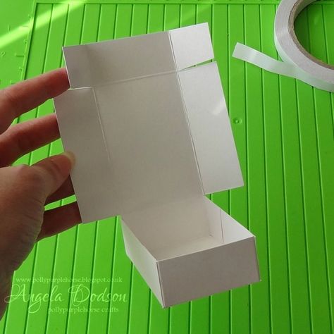 How to Make Mini Gift Boxes - A simple Tutorial Diy Small Box With Lid, Folded Boxes Diy, Diy Small Gift Boxes How To Make, Small Gift Box Ideas Diy, How To Make A Small Gift Box Diy Paper, How To Make Mini Gift Boxes, Diy Small Boxes Paper, How To Make Small Gift Boxes, Mini Gift Box Ideas Diy