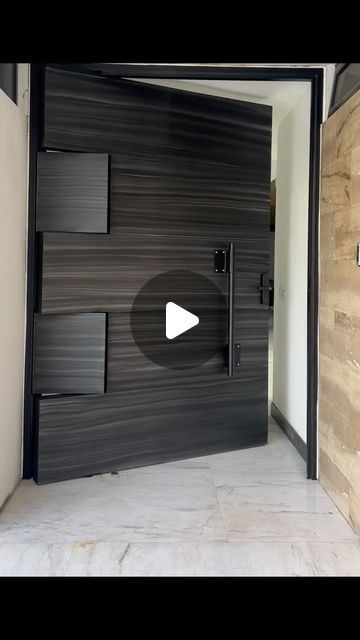 Iron Project on Instagram: "Una puerta en forma de rompezabezas🤯 Nuevo Modelo SINGAPUR🔥 #IronProject #puertasmodernas #parati #cerradurasinteligentes #puertasingapur" Steel Grill Design, Iron Door Design, Grill Door Design, Grill Design, Iron Doors, Door Design, Doors, China, On Instagram