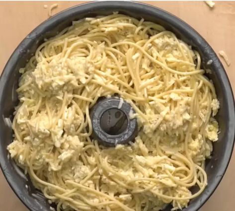 Firehouse Recipes Firefighters, Bundt Pan Recipes, Cheesy Spaghetti, Makanan Italia, Resep Pasta, Baked Spaghetti, Pan Recipes, Bundt Pan, Spaghetti Recipes