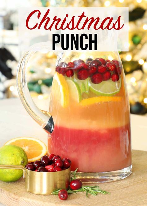 This festive Christmas punch makes a big batch of cocktails. Easy drink recipe that is perfect for a Christmas party or holiday dinner. Jingle Juice Holiday Punch, Punch With Vodka, Non Alcoholic Christmas Punch, Best Christmas Punch Recipe, White Wine Sangria Recipe, Cocktails Easy, Jingle Juice, Alcoholic Punch Recipes, Champagne Punch