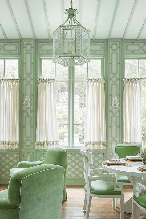 Green Sunroom, Sunroom Designs, Road Design, Green Decor, Green Rooms, Elegant Interiors, Florida Home, Garden Room, Lattice