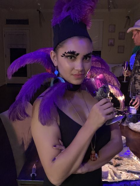 Yzma from The Emperor's New Groove Halloween costume#disney #costume #halloween #cosplay Yzma Emperors New Groove Costume, Esma Kronk Costume, Esma And Kronk Costume, Izma Costume Diy, Yzma Halloween Costume, Emperor’s New Groove, Yzma Aesthetic, Disney Villan Costume, Emporers New Groove Costume