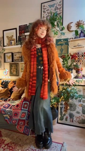 stephanie🧚🏻‍♀️ on Instagram: "some witchy winter outfits for u 🐈‍⬛☃️✨" Christmas Fall Outfits, Winter Funky Outfits, Whimsigoth Christmas Outfit, Witchy Christmas Outfit, Winter Whimsical Outfit, 70s Witchy Outfits, Hippie Christmas Outfit, Winter Outfits 70s, Winter Witchy Outfits