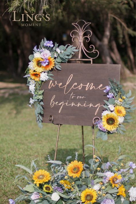 Sunflower Wedding Decorations, Rustic Sunflower Wedding, Flower Sign, Sunflower Themed Wedding, Large Flower Arrangements, Handmade Bouquets, Future Wedding Plans, Vintage Wedding Decorations, Lavender Wedding