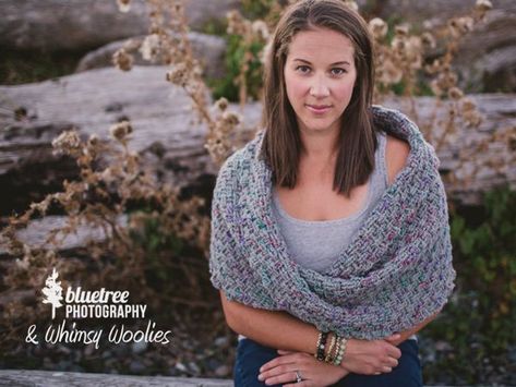 Twisted Infinity Shawl – Share a Pattern Crochet Mobius Shawl, Crochet Mobius, Infinity Shawl, Crochet Shawl Pattern, Infinity Wrap, Crochet Twist, Shawl Crochet, Crochet Shawls, Crochet Goodies