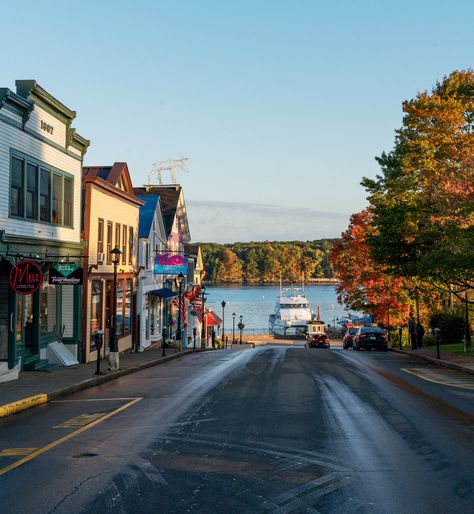 Rural New England, Maine Autumn, Maine Aesthetic, Best Wood For Carving, Maine Fall, Moving To Maine, Maine In The Fall, New England Aesthetic, England Aesthetic