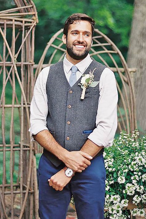 Rustic Groom Attire For Country Weddings ❤ See more: http://www.weddingforward.com/rustic-groom-attire/ #weddings Rustic Groom Attire, Country Wedding Groomsmen, Wedding Dress Empire, Rustic Wedding Attire, Beautiful Elopement, Rustic Groom, Wedding Groomsmen Attire, Casual Grooms, Mountains Beautiful