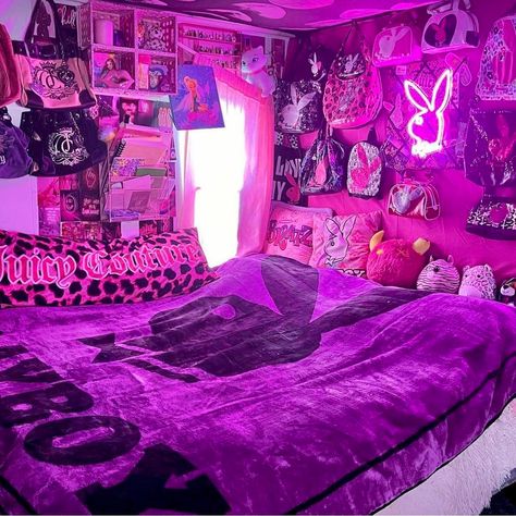 Trashy y2k /mcbling room inspo Mcbling Aestethic Room, 2000s Hot Pink Room, Trashy Mcbling Room, Trashy Y2k Aesthetic Room, Y2k Bedsheets, Purple Y2k Room, Trashy Room Aesthetic, Trashy 2000s Aesthetic Room, Y2k Mcbling Room